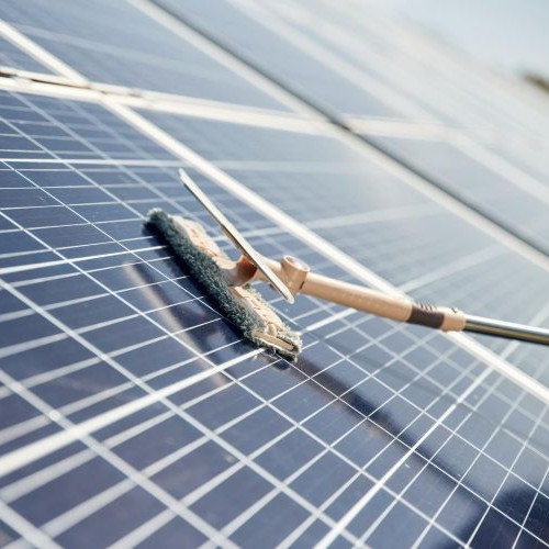 Zonnepanelen reinigen